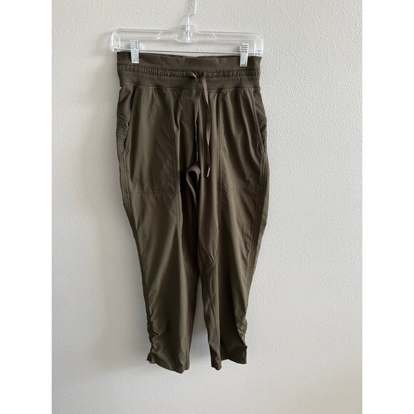 Olive Green dance studio capris size 4 - Picture 1 of 11